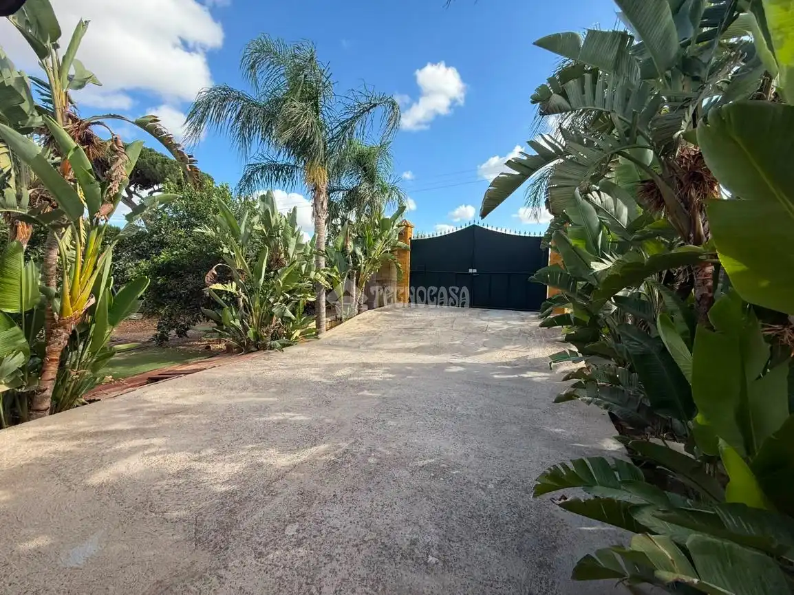 Finca rústica en venta en Paradas con Aire acondicionado