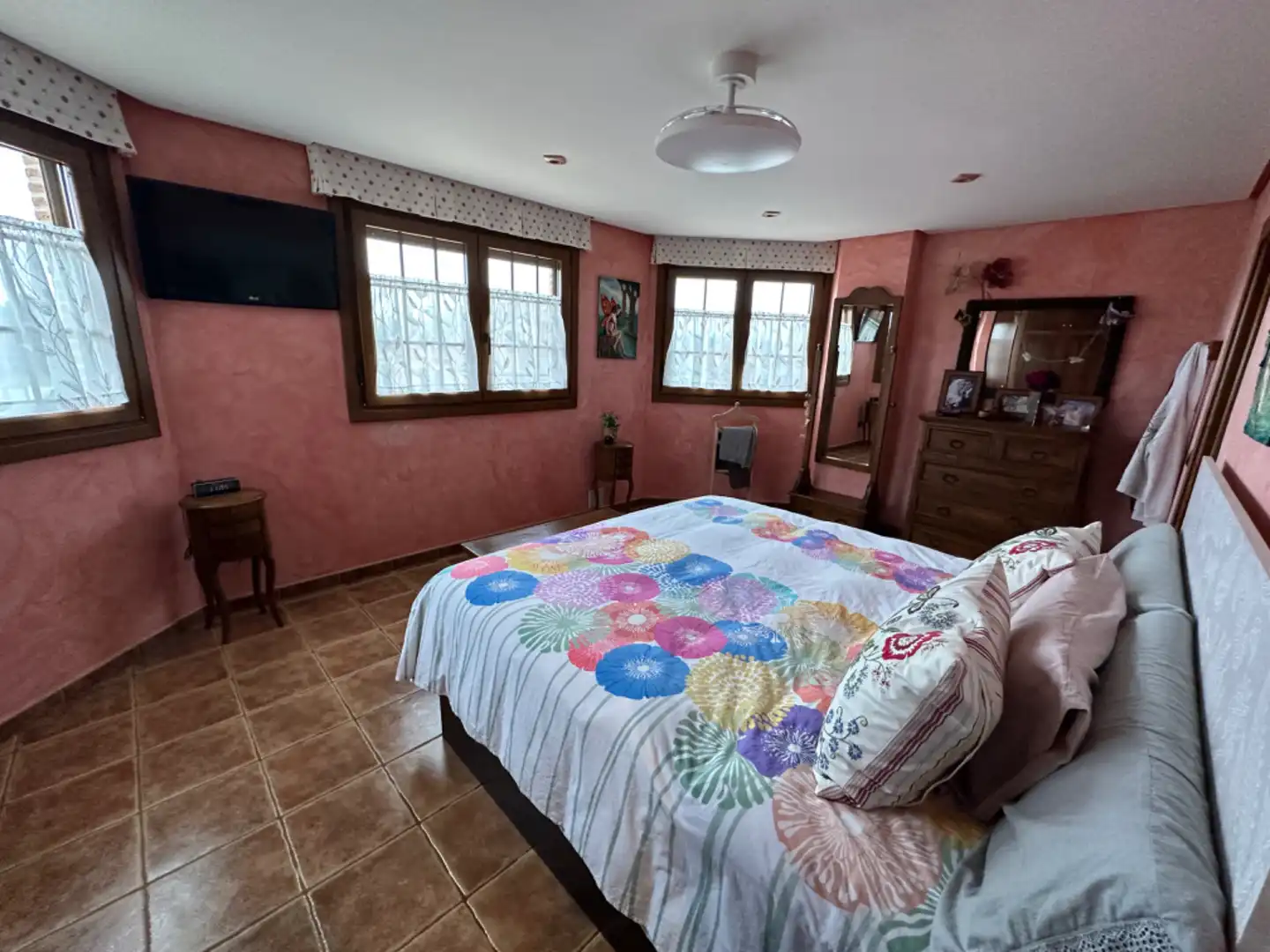 Dormitori de Casa o xalet en venda en Venta de Baños amb Calefacció, Jardí privat i Alarma