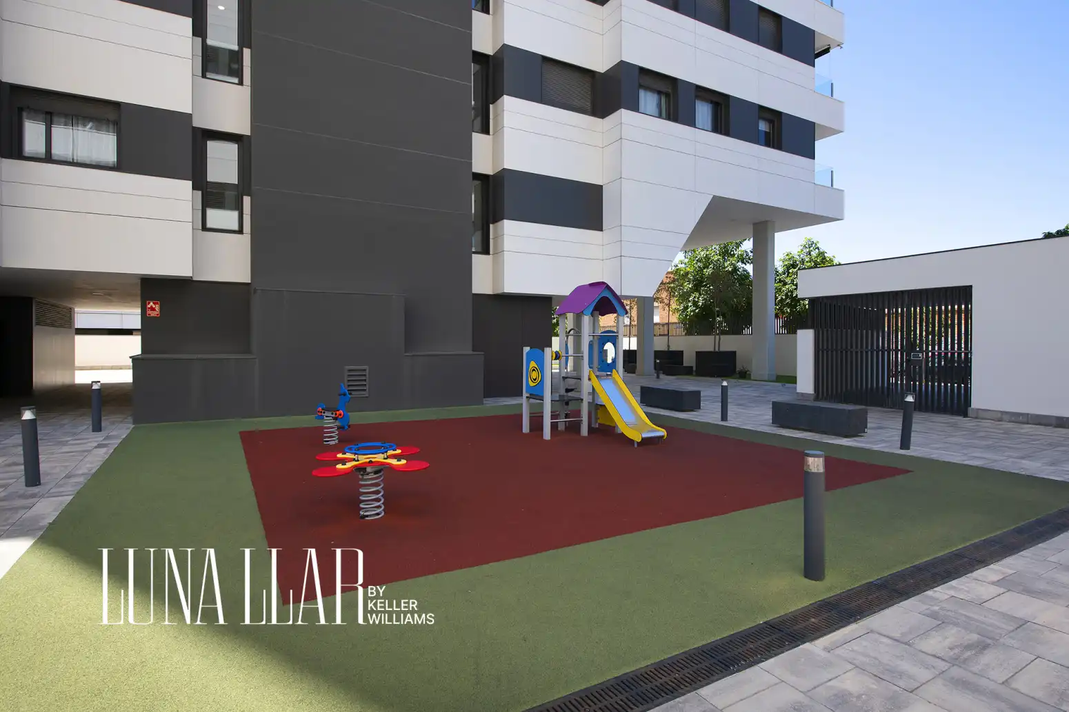 Terraza de Piso en venta en Cornellà de Llobregat con Aire acondicionado, Calefacción y Jardín privado