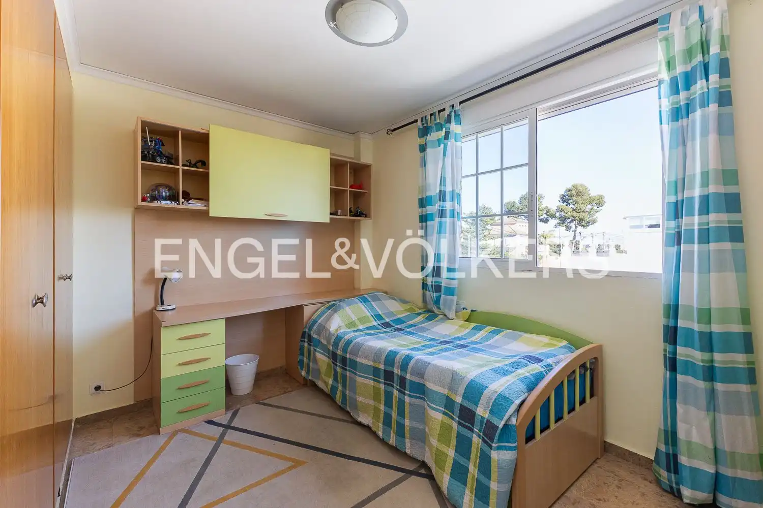 Bedroom of Houses for sale in Torrent  with Air Conditioner, Heating and Private garden
