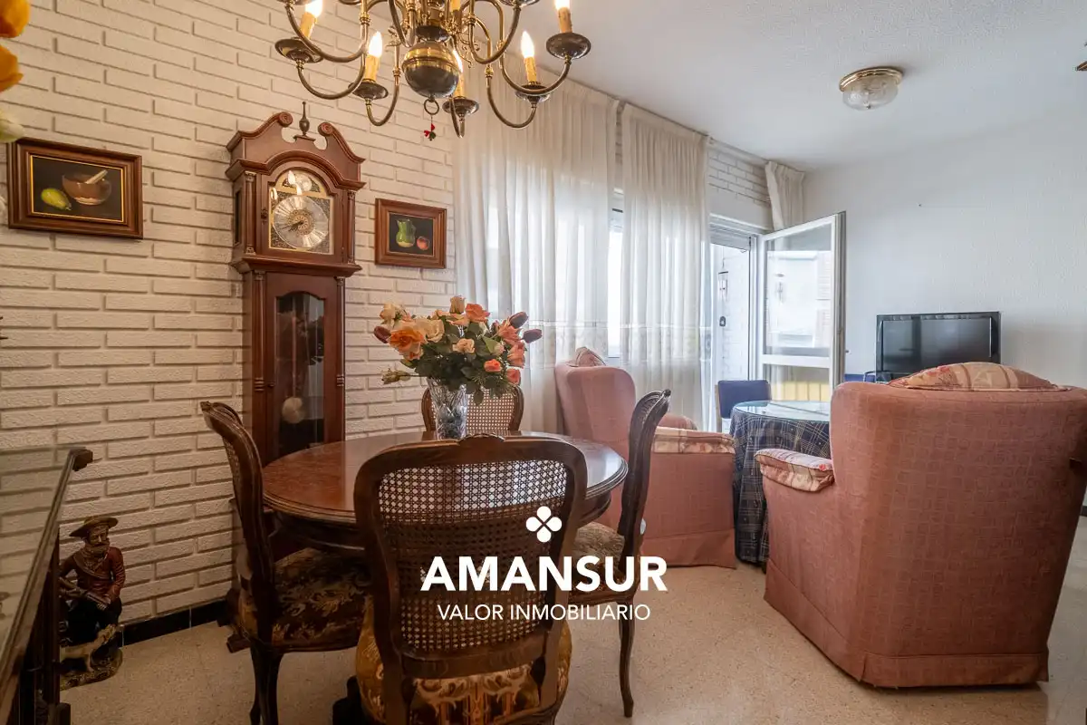 Comedor de Piso en venta en Huelva con Amueblado