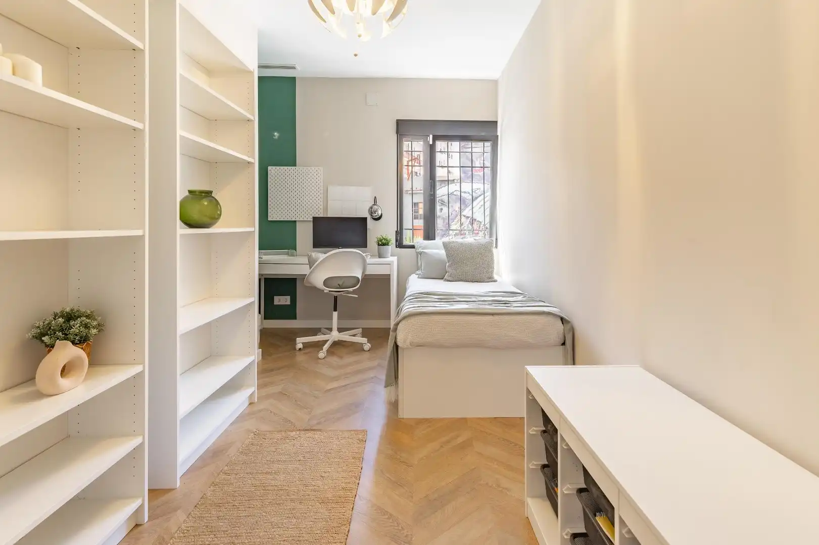 Bedroom of Flat for rent in Valencia  with Air Conditioner, Heating and Storage room
