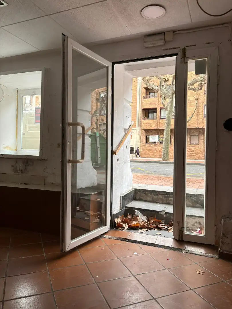 Local comercial en venta en Avenida de la Paz 38, imagen 14