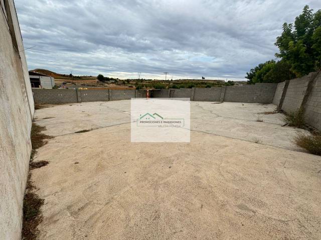 Terreno residencial en Alquiler en Calle Real, 28 en Castillejo de Iniesta