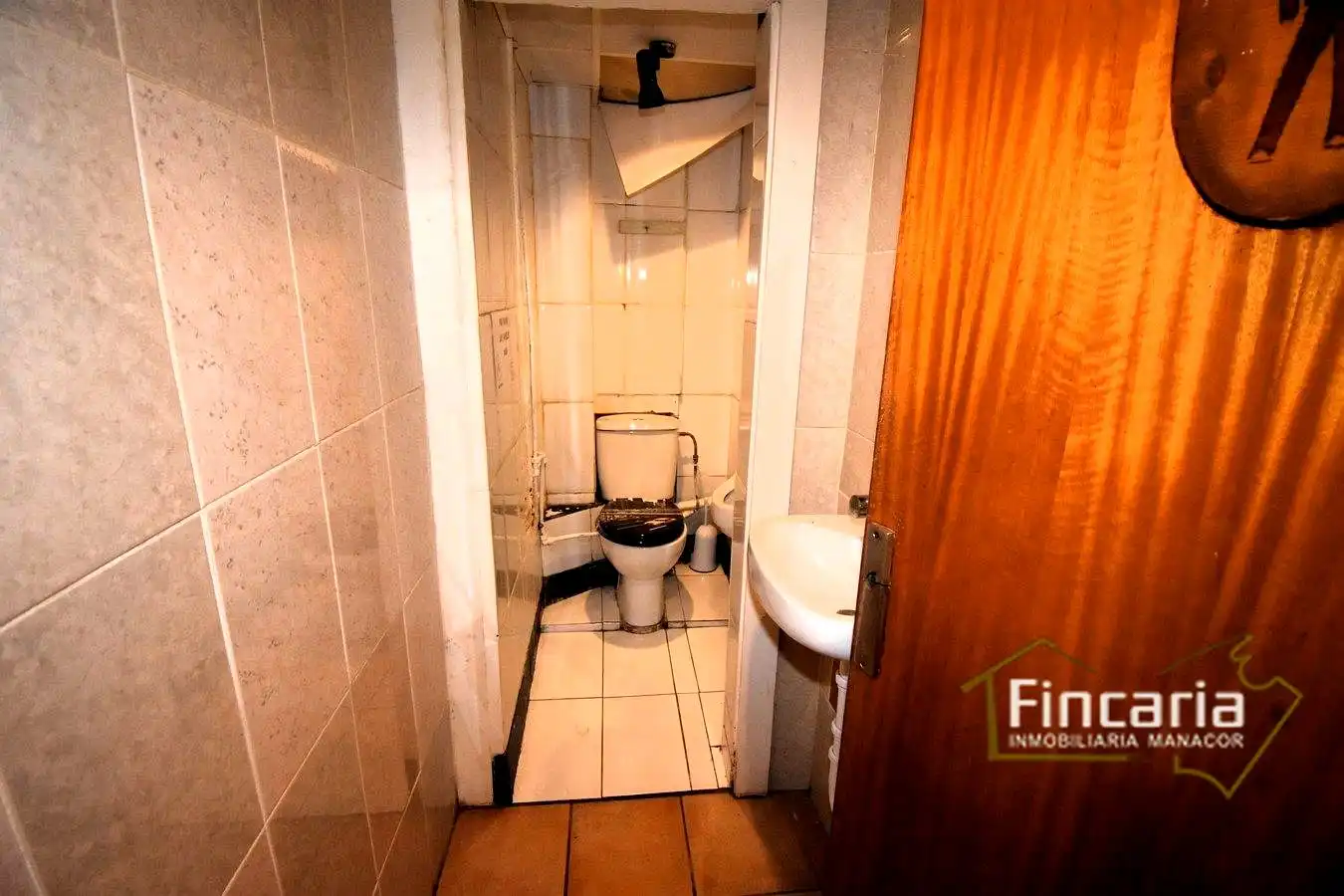 Bathroom of Commercial properties for sale in Manacor  with Air Conditioner