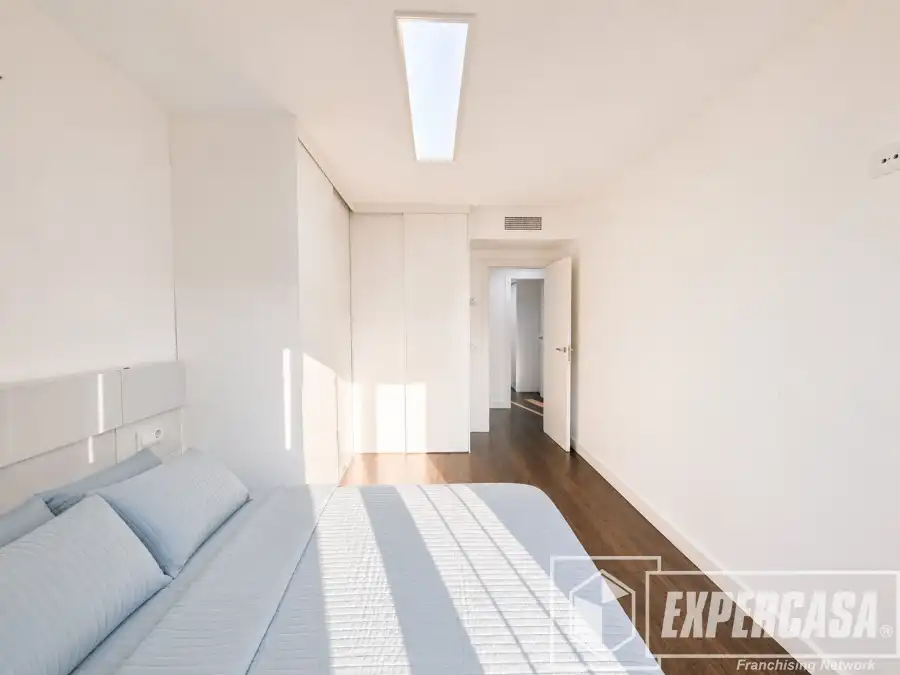Dormitori de Casa o xalet en venda en Domeño amb Aire condicionat i Terrassa
