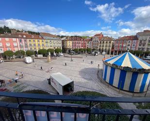 Vista exterior de Apartament en venda en Burgos Capital amb Calefacció, Parquet i Balcó