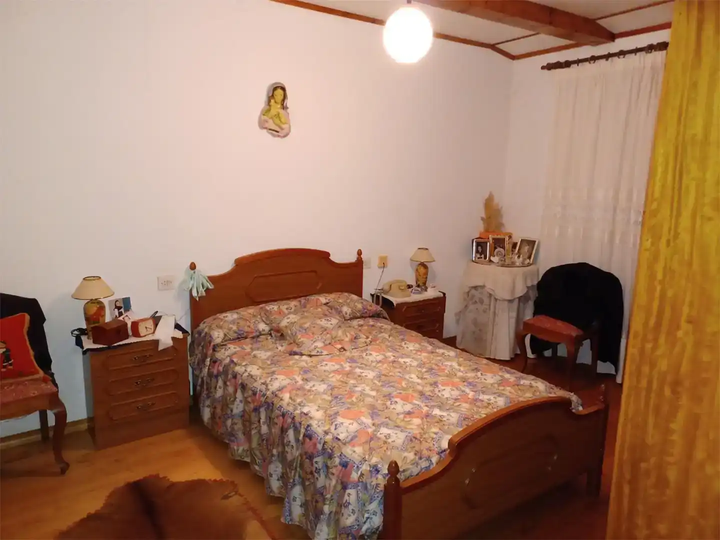 Dormitori de Casa adosada en venda en A Fonsagrada  amb Parquet i Moblat