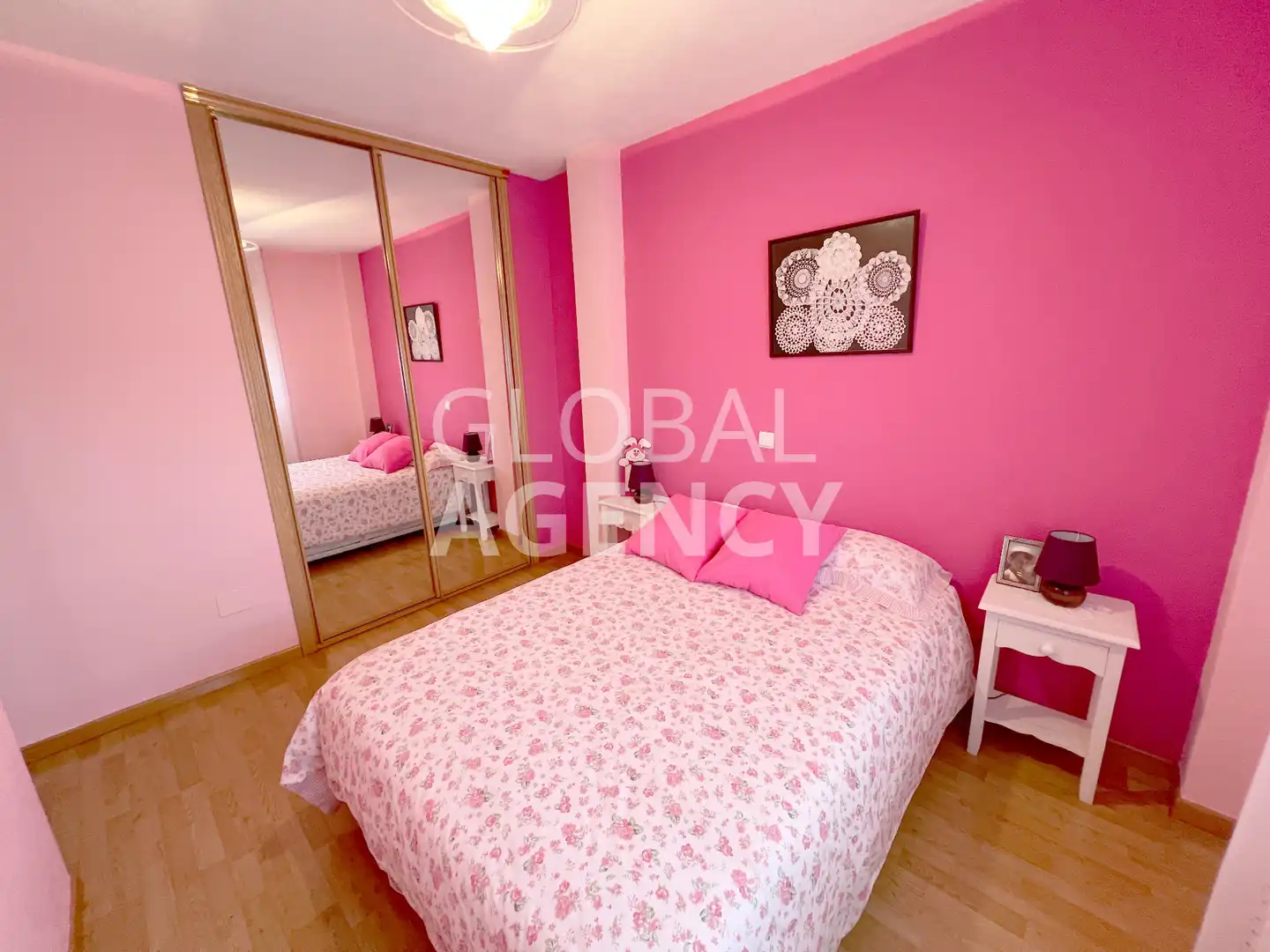 Habitación de Casa adosada en venta en Torrejón del Rey con Calefacción, Jardín privado y Horno