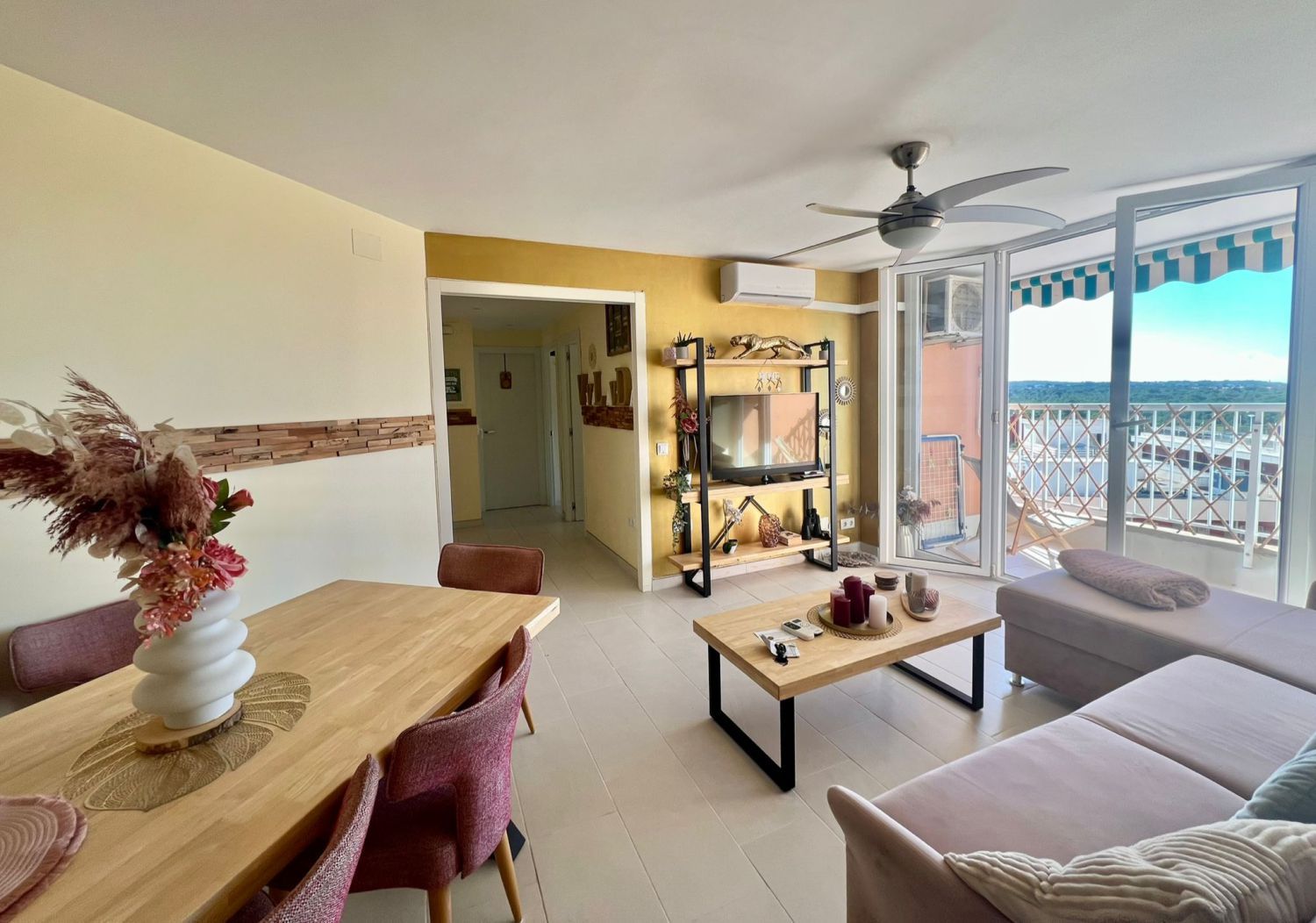 Living room of Flat to rent in Llucmajor  with Air Conditioner and Balcony