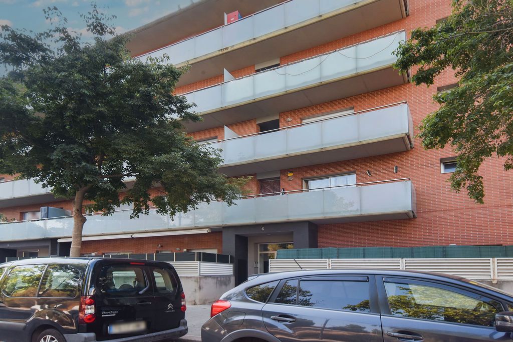 Apartment for sale in C/ Mariá Ribas , Via Europa - Parc Central