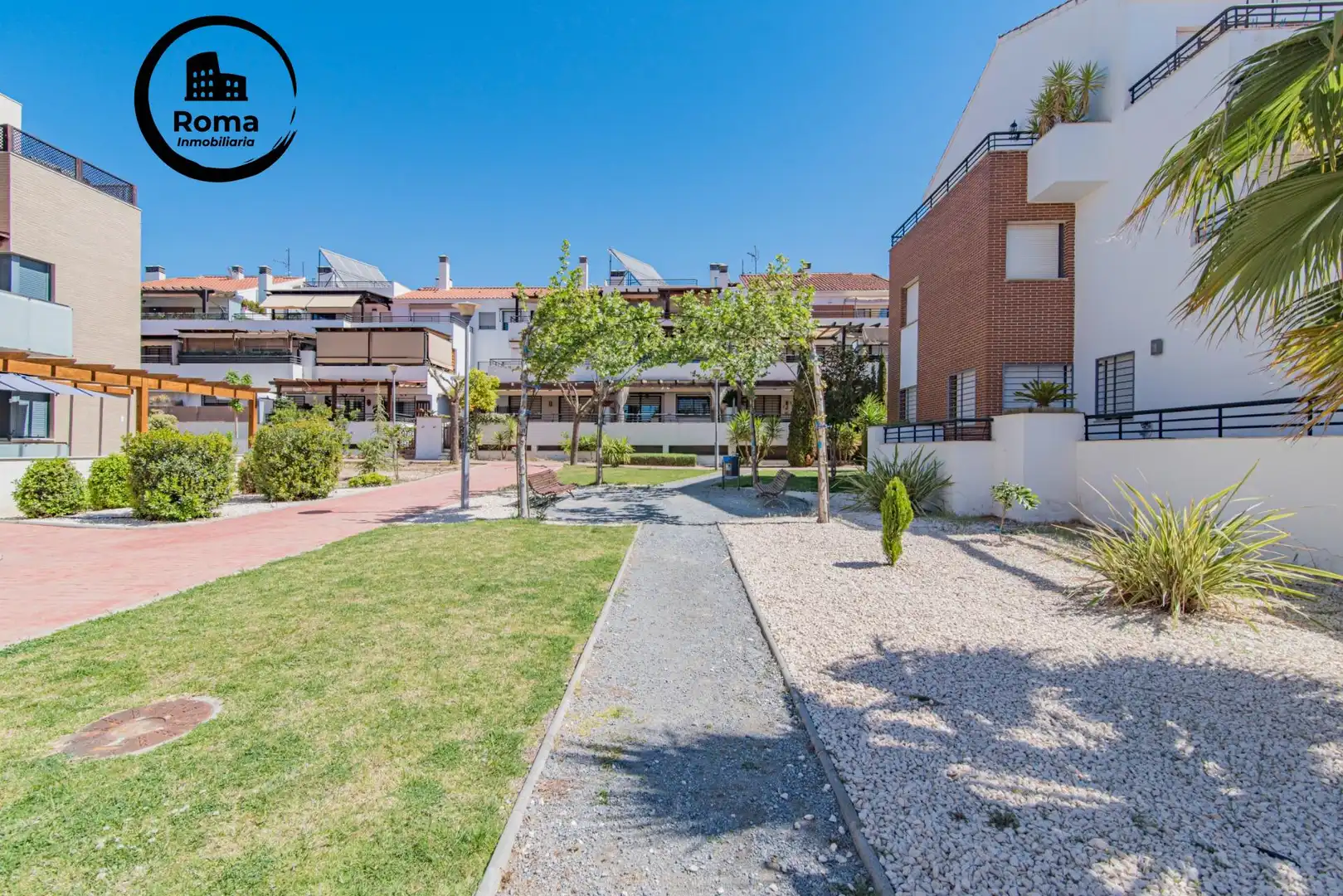 Vista exterior de Piso en venta en Albolote con Aire acondicionado, Calefacción y Piscina comunitaria