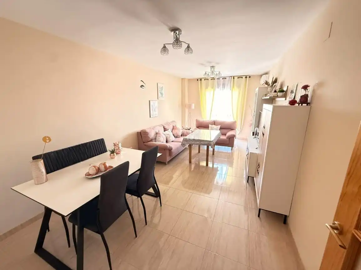 Piso con ascensor en venta en Martos, imagen 2
