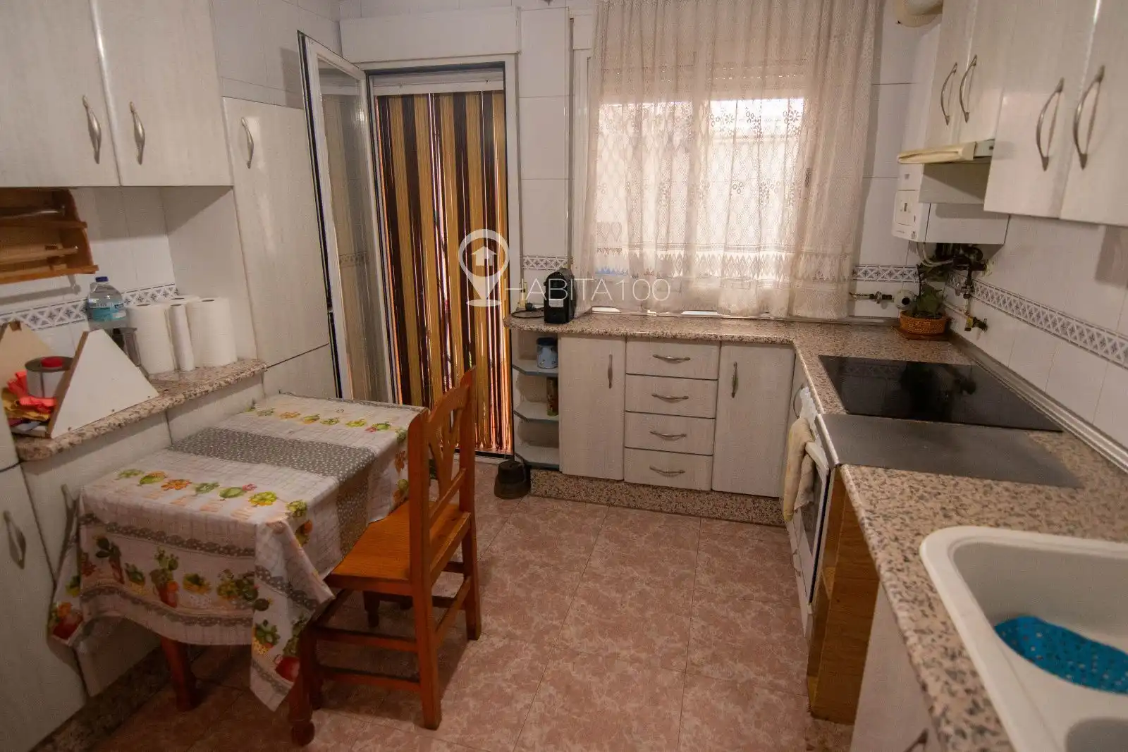 Cuina de Casa adosada en venda en Cuenca amb Calefacció i Moblat