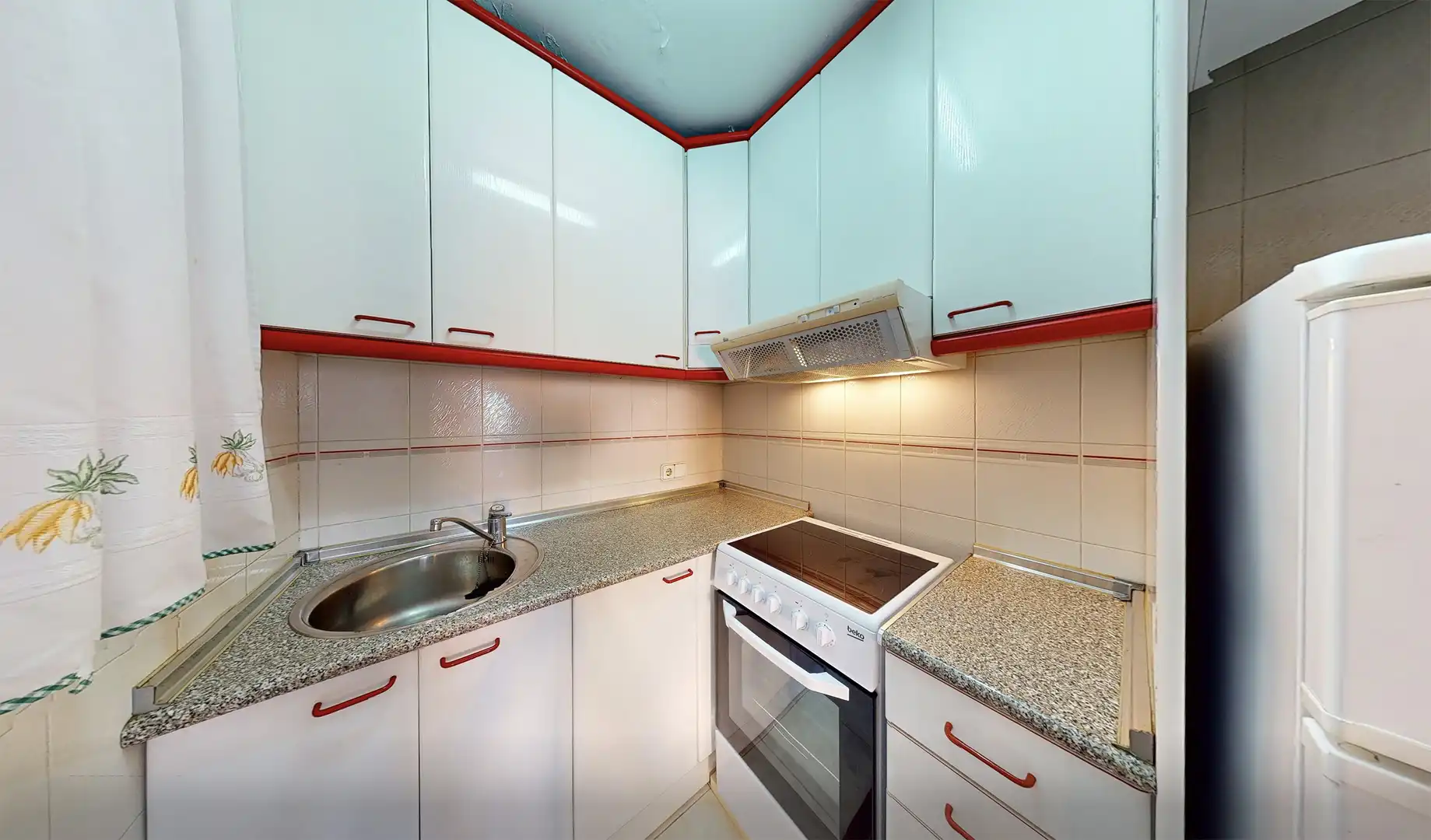 Cuina de Apartament en venda en Benidorm amb Moblat