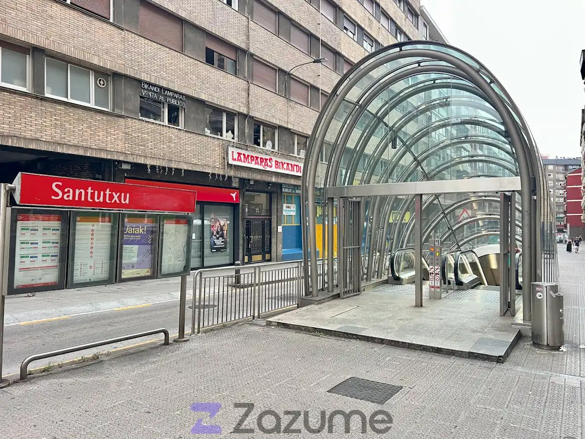 Außenansicht von Wohnung zur Miete in Bilbao  mit Heizung, Terrasse und Möbliert