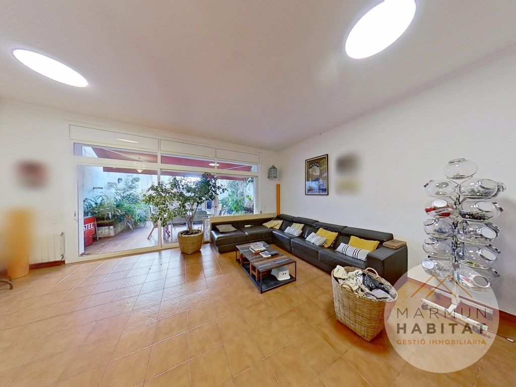 Sala d'estar de Casa o xalet en venda en Arenys de Mar amb Calefacció, Terrassa i Piscina