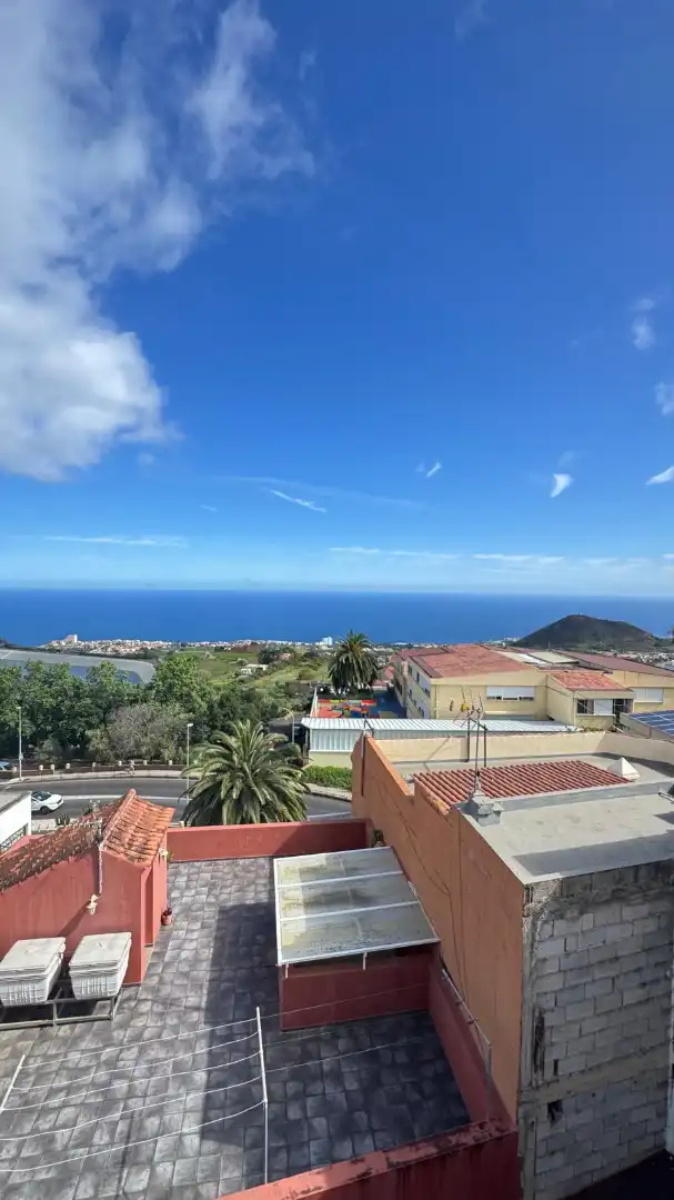 Vista exterior de Casa o xalet en venda en Los Realejos amb Terrassa, Moblat i Forn