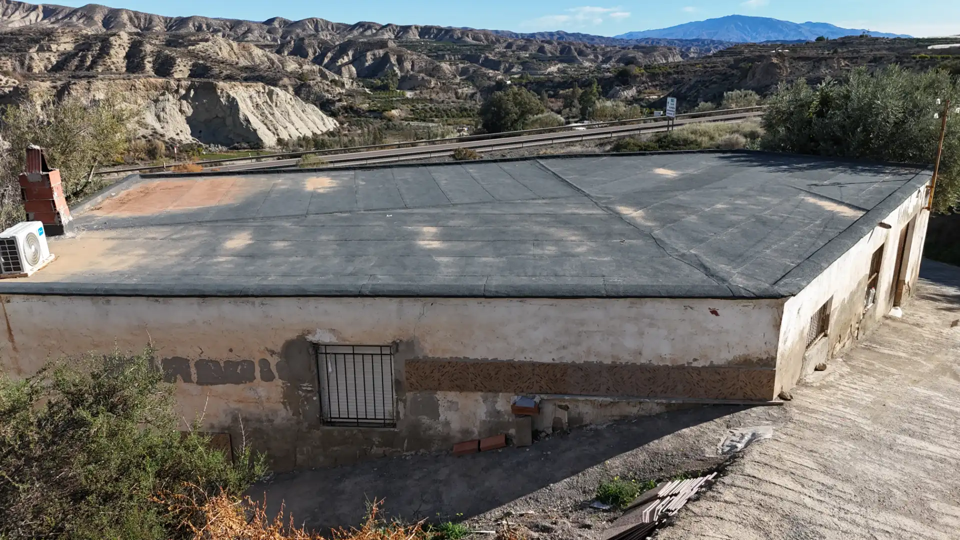Vista exterior de Finca rústica en venda en Instinción amb Aire condicionat, Jardí privat i Traster