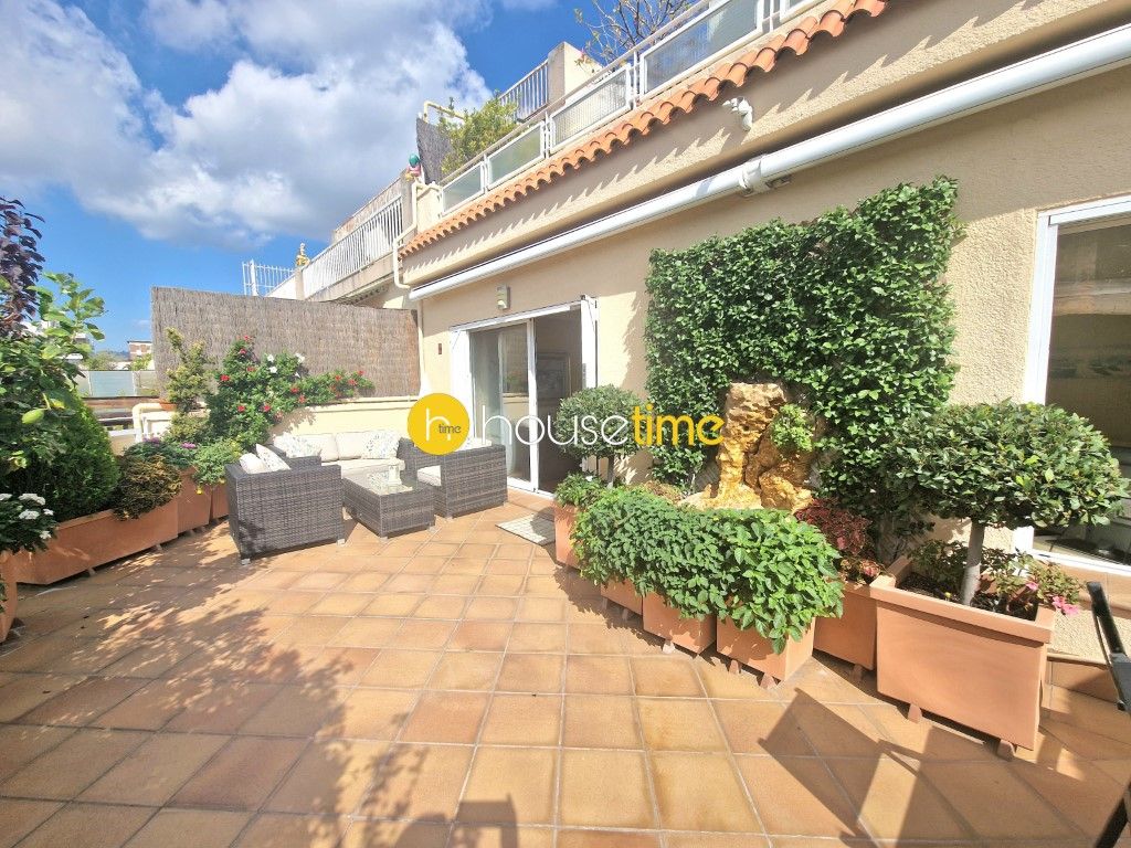 Attic for sale in Navas, Sant Andreu