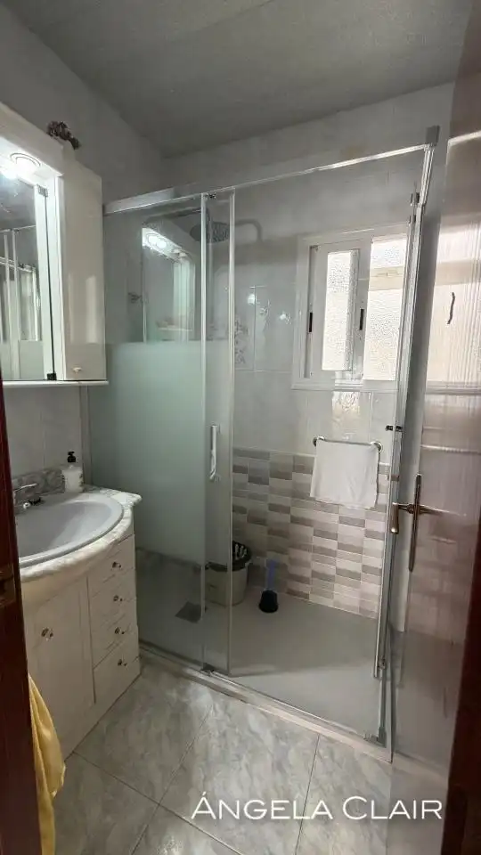 Bathroom of Flat for sale in Barcelona  with Terrace and Balcony