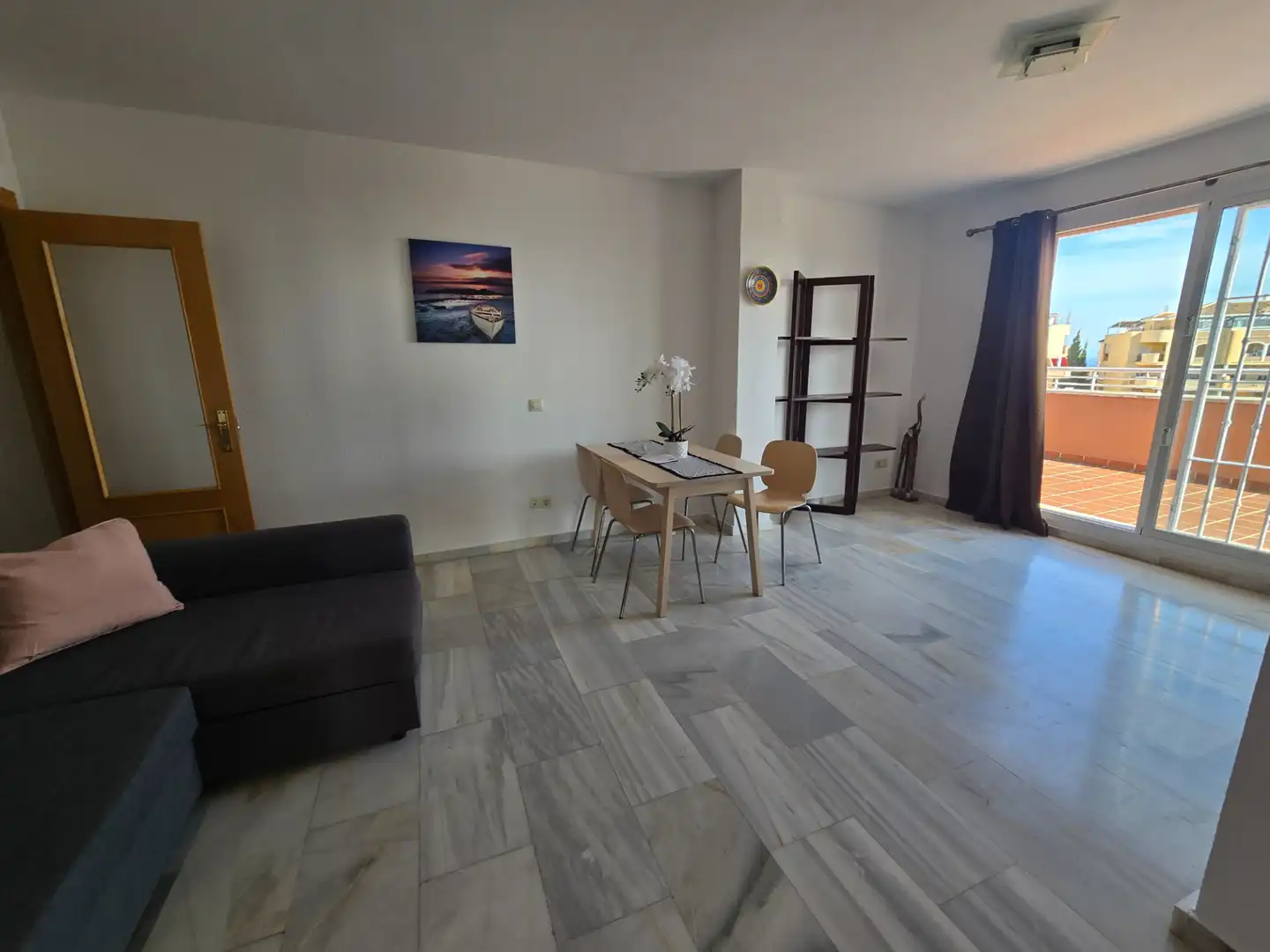 Wohnzimmer von Dachboden zum Verkauf in Mijas mit Klimaanlage, Heizung und Terrasse