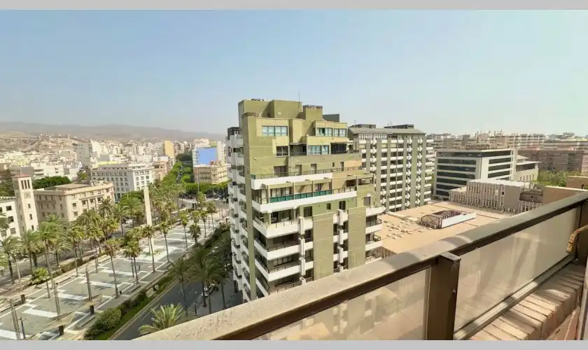 Vista exterior de Ático en venta en Almería con Aire acondicionado, Calefacción y Terraza
