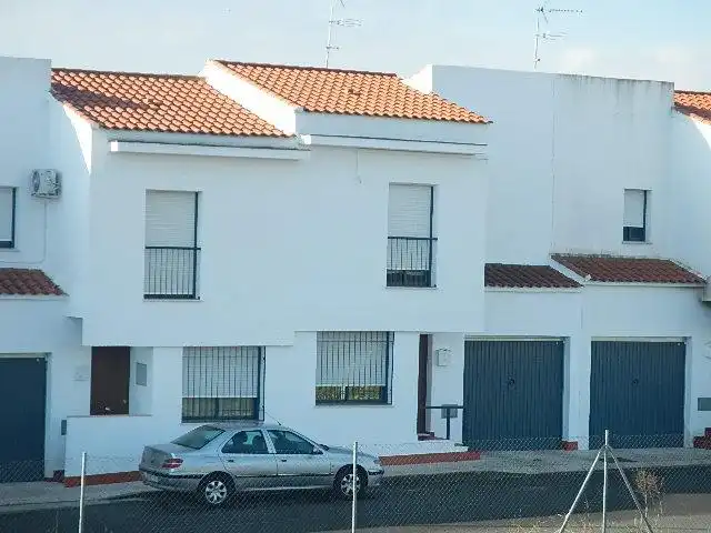 Adossat en venda a Azuaga