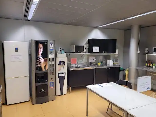 Küche von Büro zur Miete in Barcelona mit Klimaanlage, Heizung und Terrasse