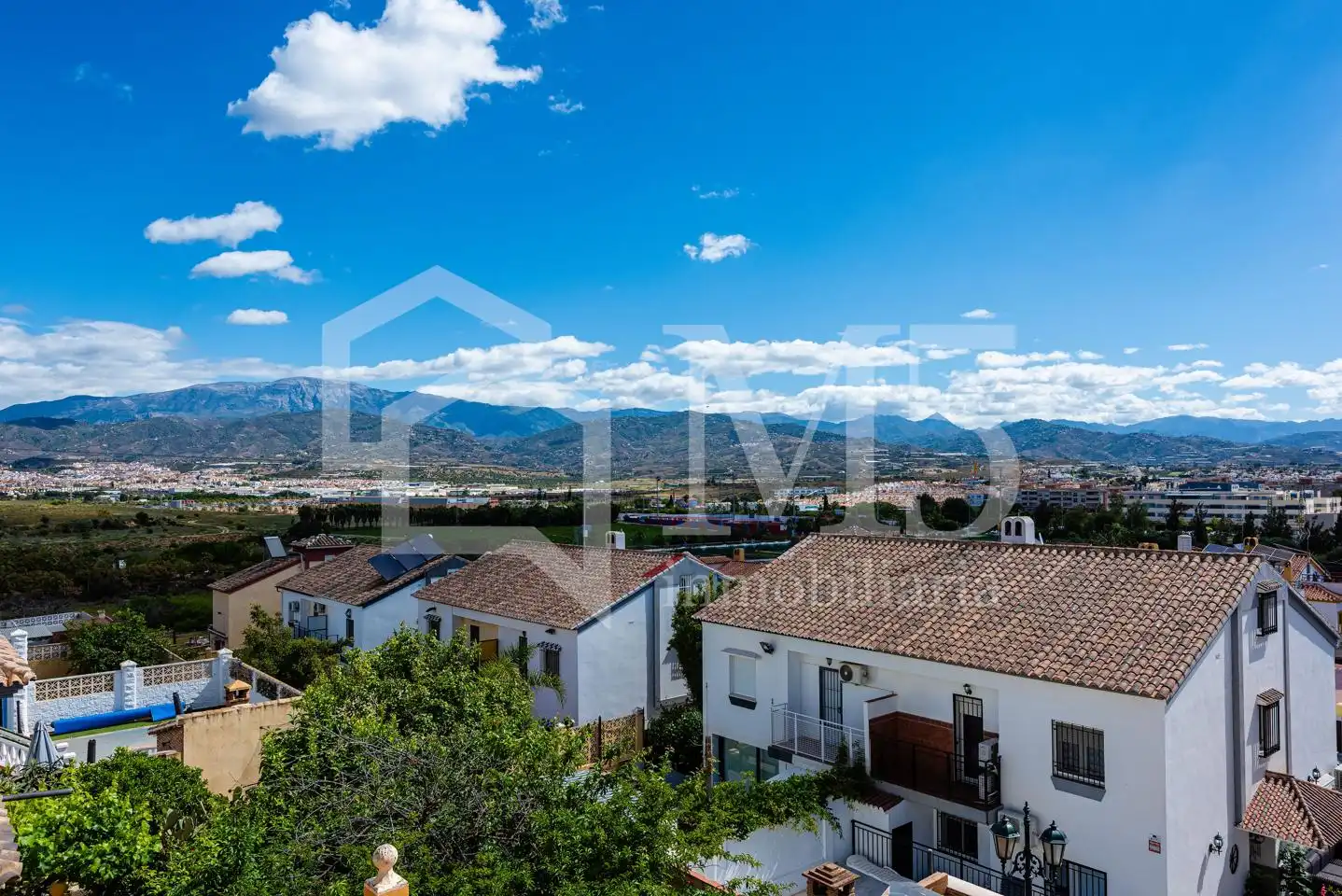 Vista exterior de Casa o chalet en venta en Vélez-Málaga con Aire acondicionado, Piscina y Amueblado