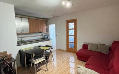 Living room of Flat for sale in Sabadell  with Oven