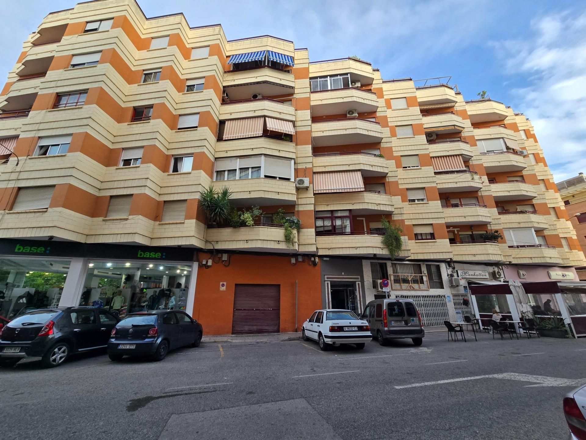 Vista exterior de Pis en venda en Orihuela amb Balcó