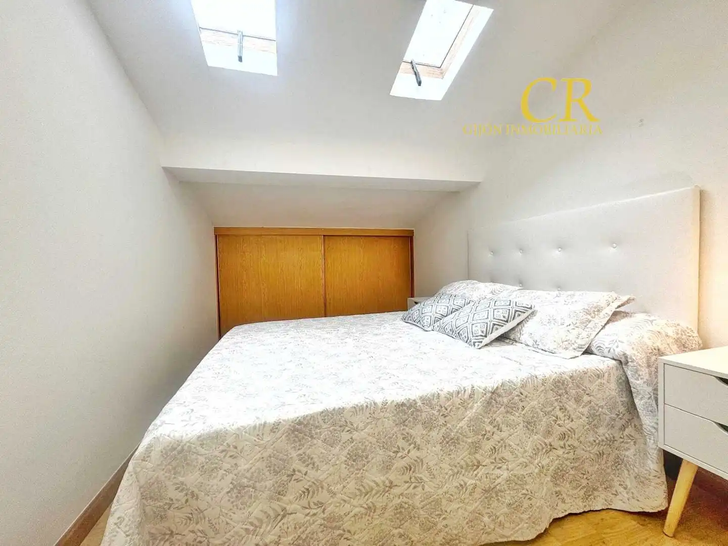 Habitación de Ático en venta en Gijón  con Calefacción, Amueblado y Horno
