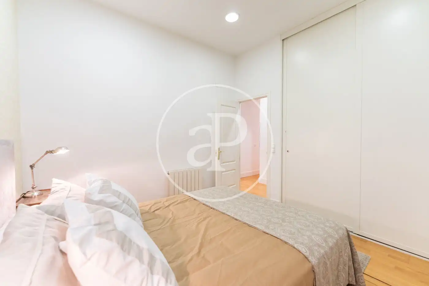 Bedroom of Flat for rent in Madrid  with Air Conditioner, Heating and Private garden