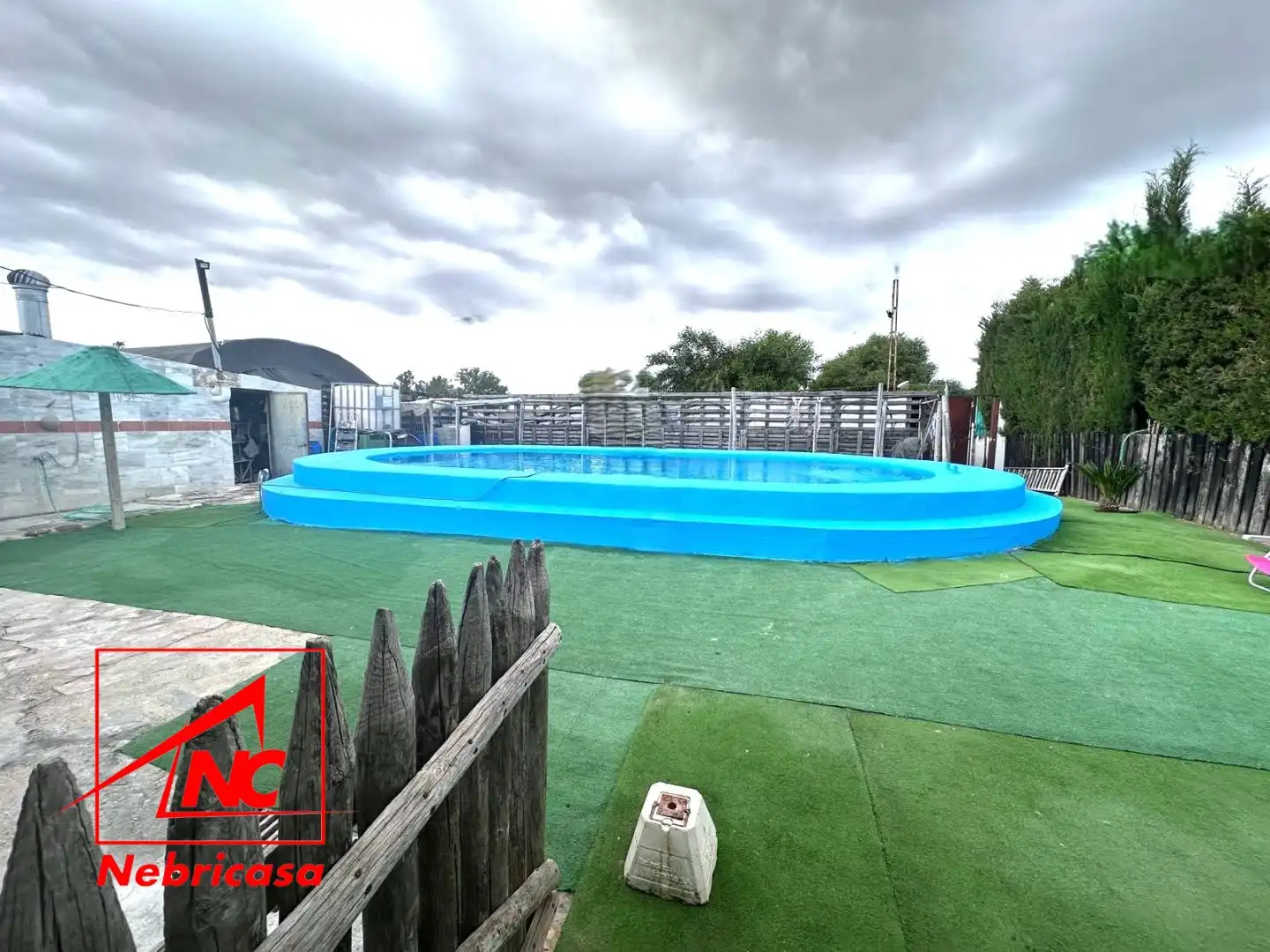 Piscina de Finca rústica en venda en Lebrija amb Aire condicionat, Piscina i Moblat