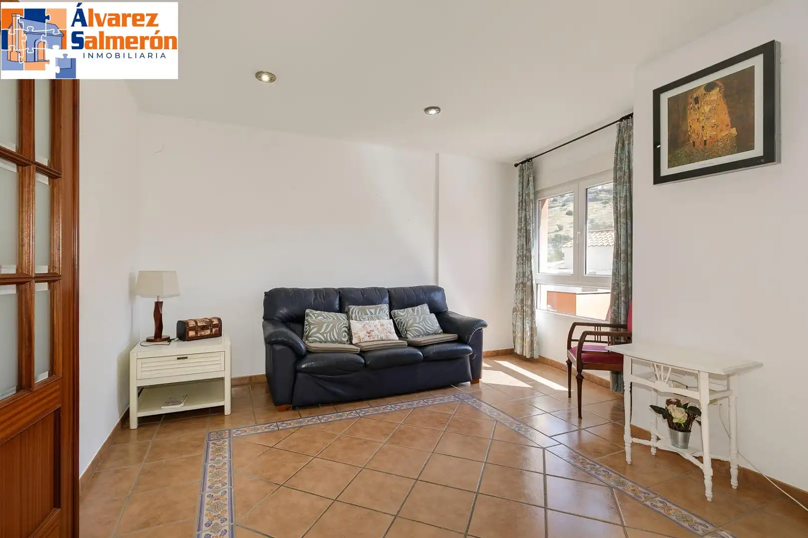 Sala de estar de Casa adosada en venta en Granada con Aire acondicionado, Calefacción y Terraza