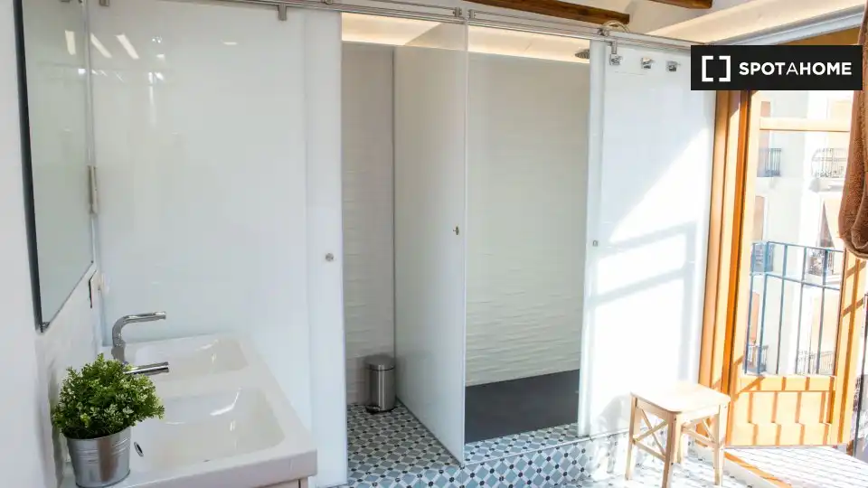Flat with terrace to rent in Ciutat Vella, imagen 8