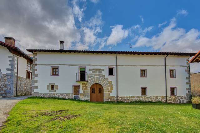 Casa-chalet en Venta en Larraun