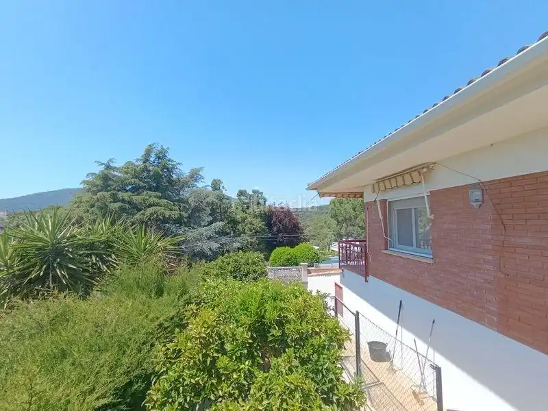 Vista exterior de Casa o xalet en venda en Caldes de Montbui amb Aire condicionat, Calefacció i Jardí privat
