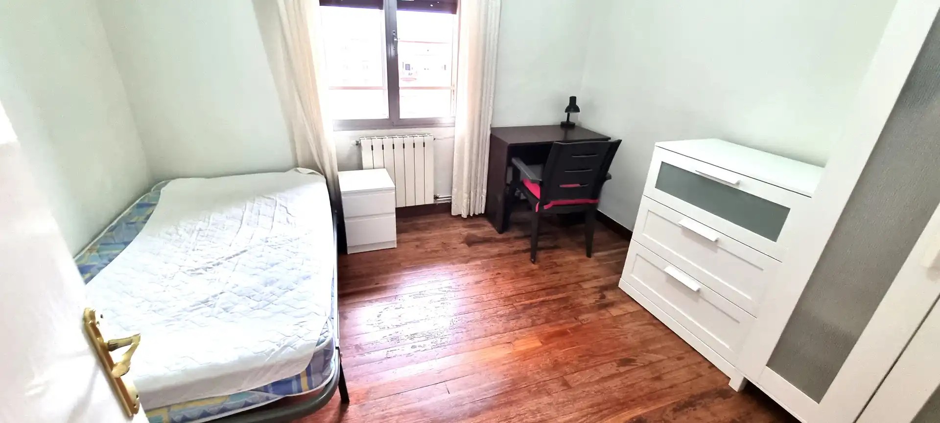 Habitación de Piso de alquiler en Bilbao  con Calefacción, Amueblado y Horno