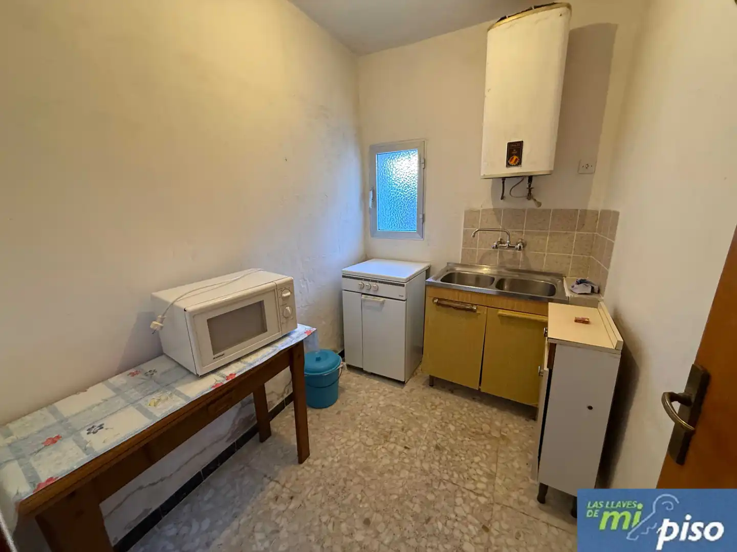Cuina de Casa o xalet en venda en Camporredondo amb Jardí privat, Parquet i Terrassa