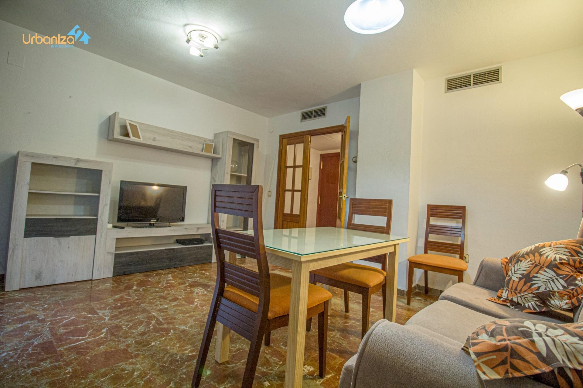 Sala d'estar de Apartament de lloguer en Badajoz Capital amb Aire condicionat, Terrassa i Balcó