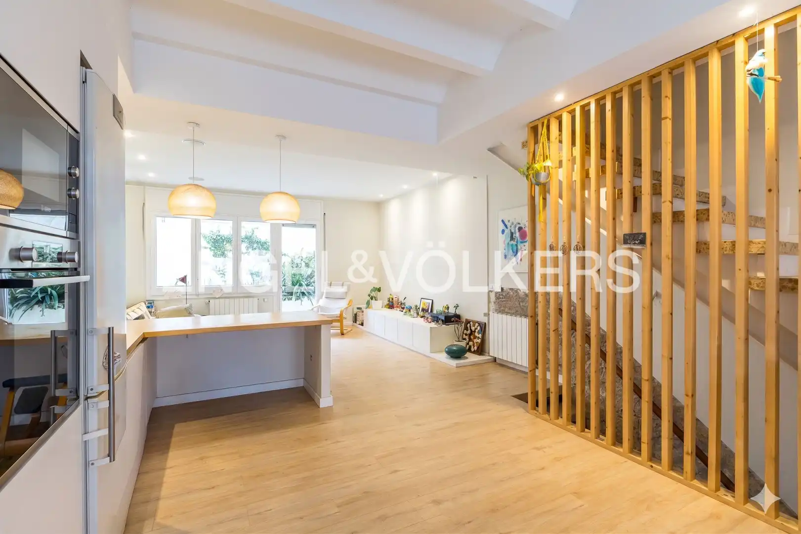Vista exterior de Casa o xalet en venda en Sant Feliu de Llobregat amb Calefacció, Parquet i Terrassa