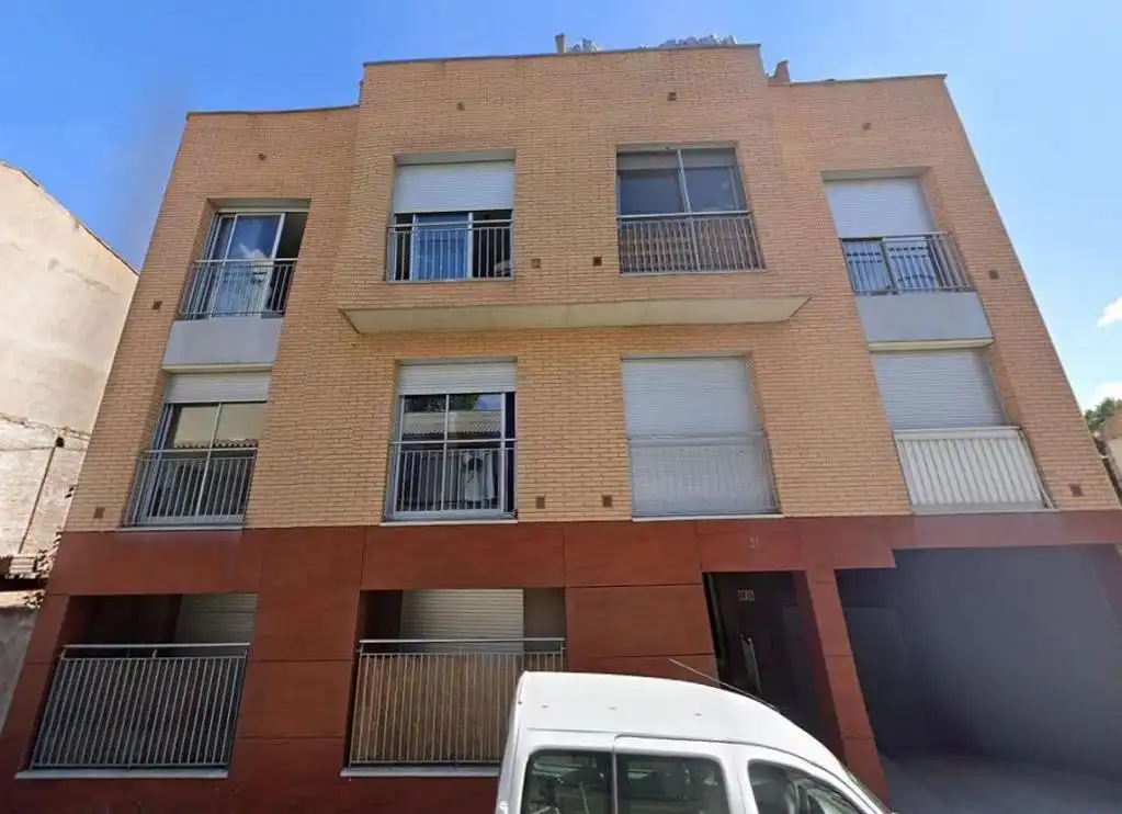 Vista exterior de Garatge en venda en Manlleu