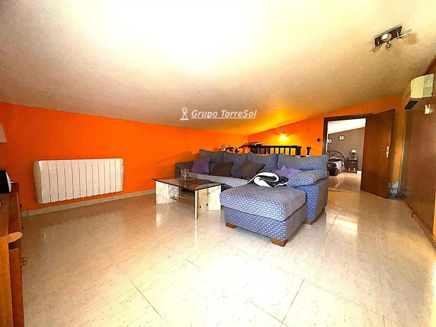 Living room of Houses for sale in La Bisbal del Penedès  with Air Conditioner, Heating and Terrace