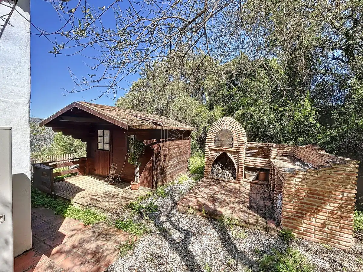 Finca rústica en venta en Comares con Aire acondicionado, Jardín privado y Terraza