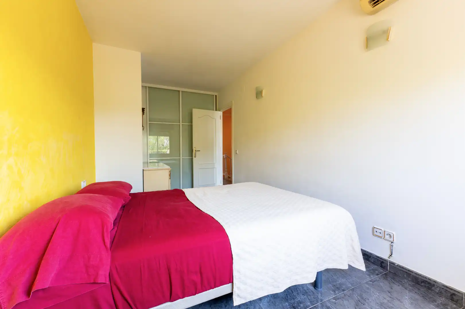 Dormitori de Apartament en venda en Castell d'Aro, Platja d'Aro i s'Agaró amb Moblat