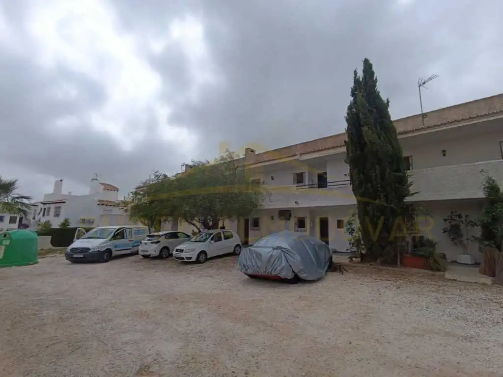 Vista exterior de Piso en venta en Orihuela