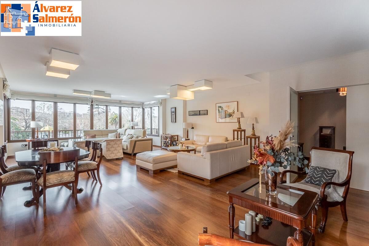 Living room of Flat for sale in  Granada Capital  with Air Conditioner, Heating and Terrace