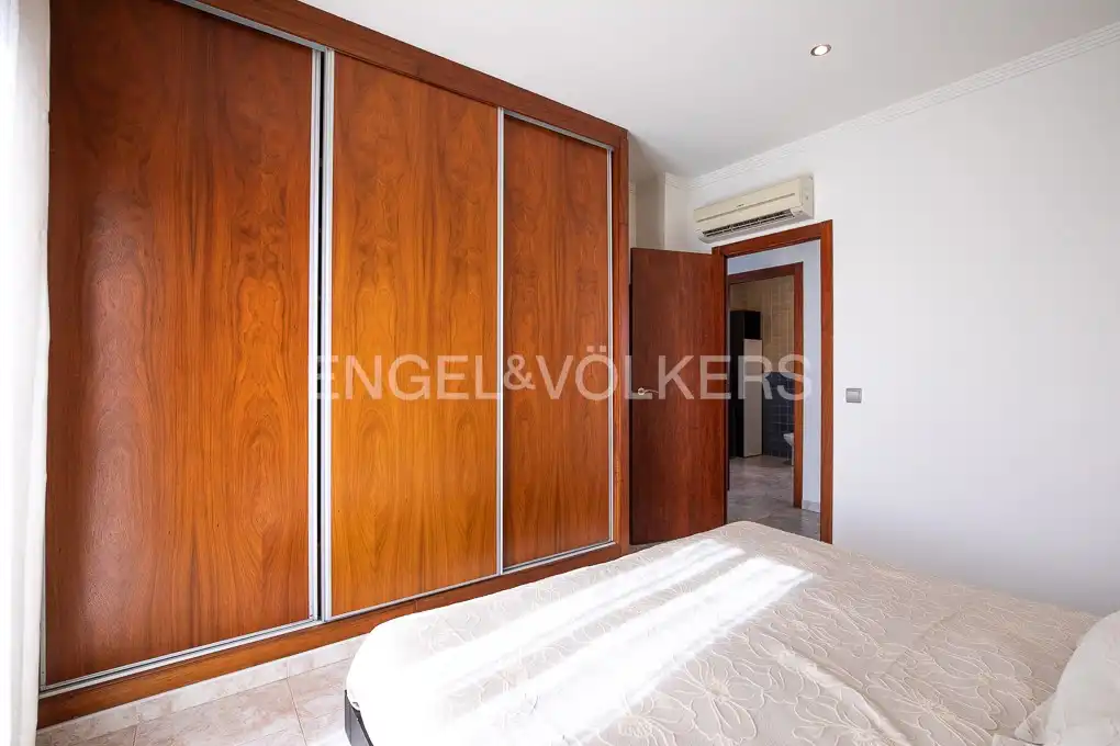 Bedroom of Flat for rent in Valencia  with Air Conditioner, Heating and Terrace